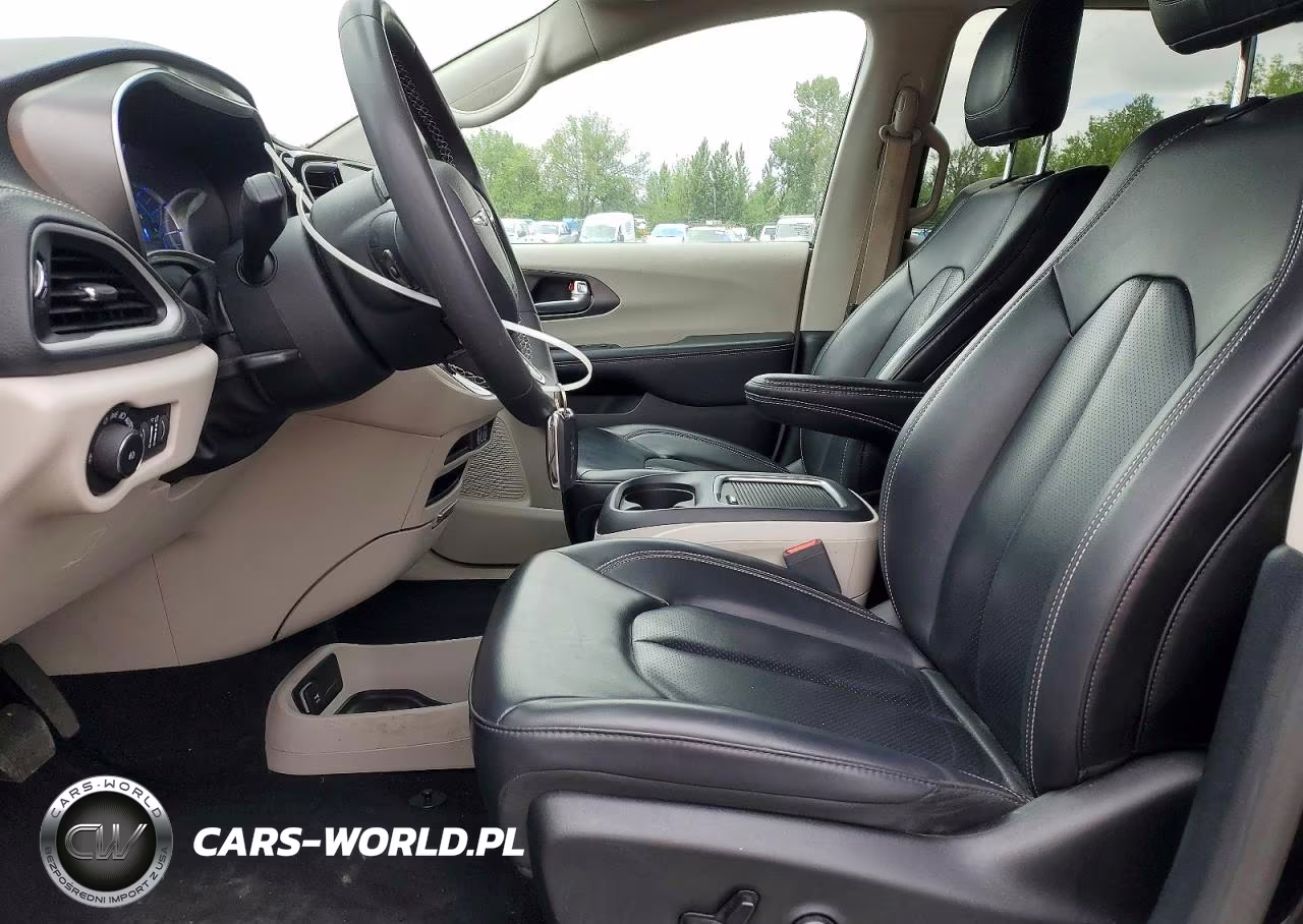 2024 Chrysler Pacifica Hybrid Select VIN:2C4RC1S73RR102913 - 7