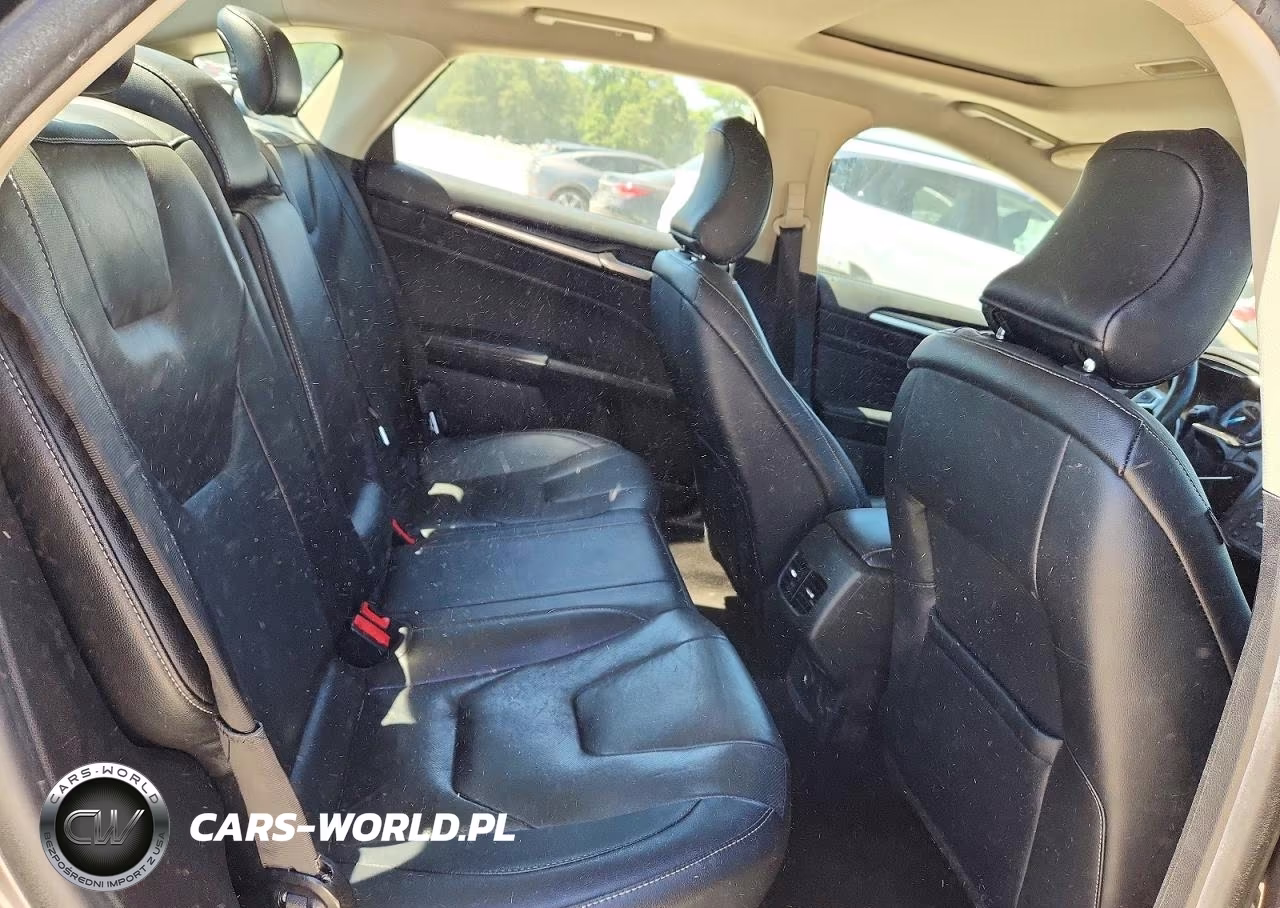 2019 Ford Fusion Titanium VIN:3FA6P0RU3KR257853 - 10