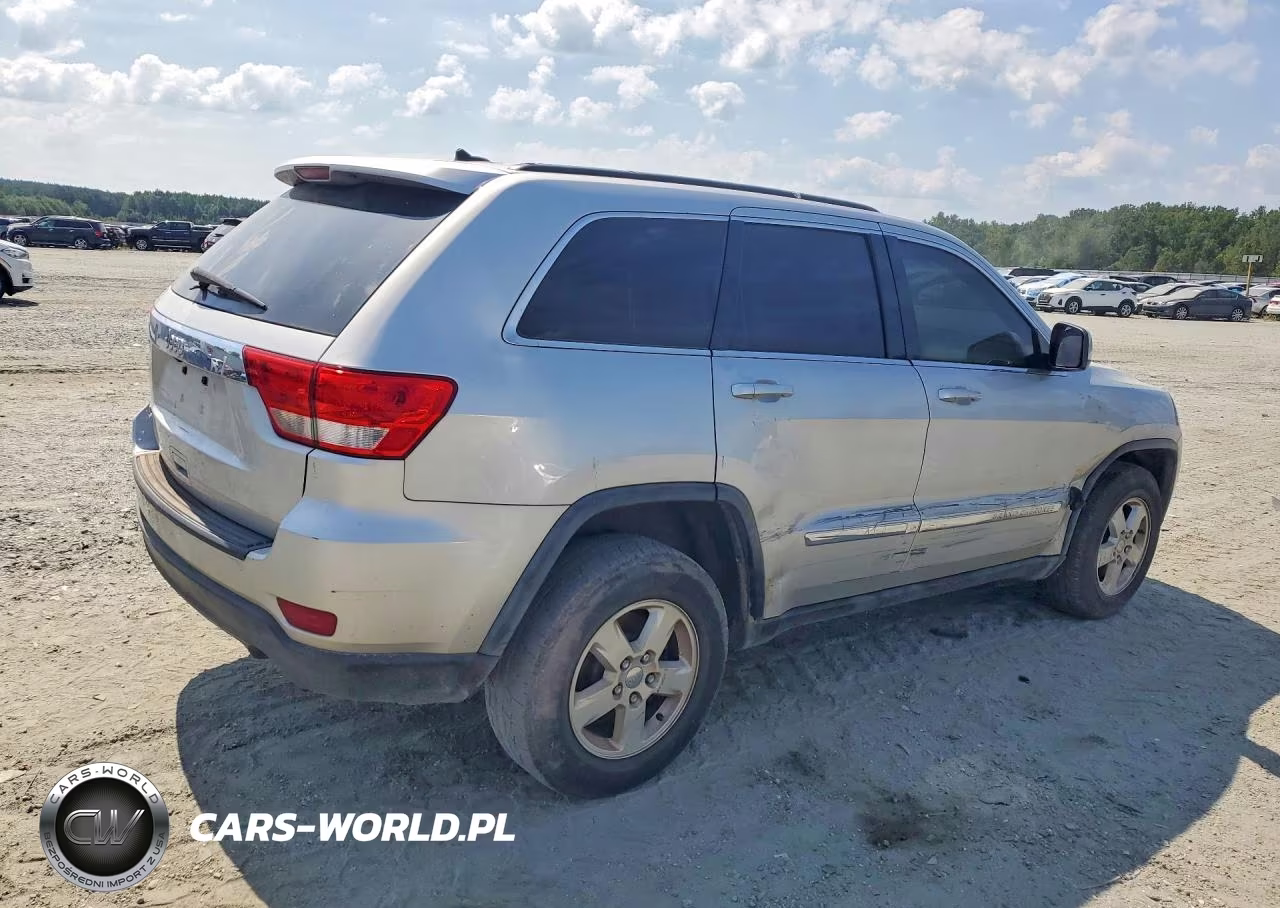 2013 Jeep Grand Cherokee Laredo VIN:1C4RJFAG1DC599577 - 3