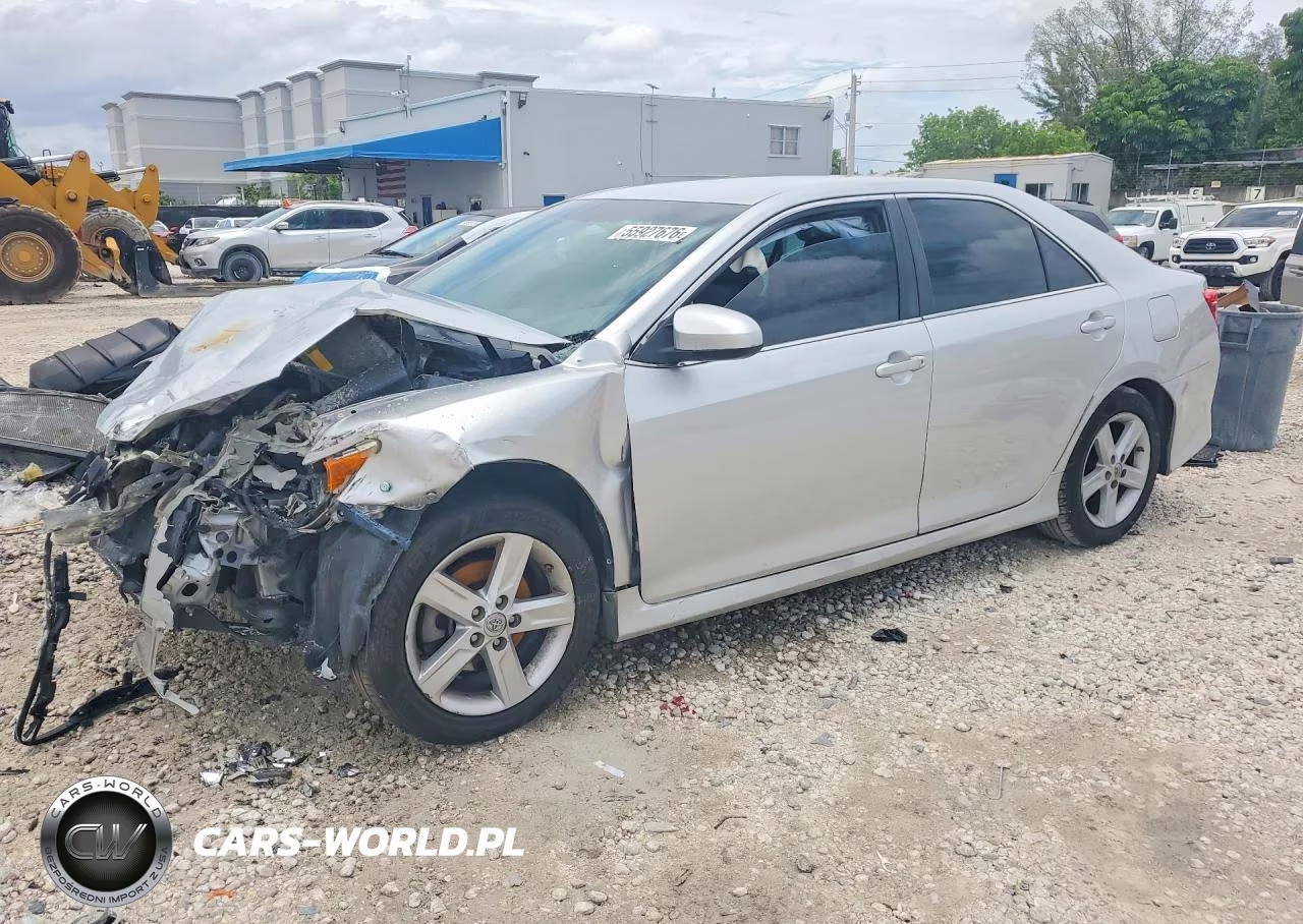 2013 Toyota Camry Se – zdjęcie 1 z 13