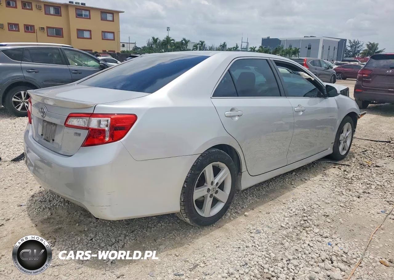 2013 Toyota Camry Se VIN:4T1BF1FK5DU669025 - 3
