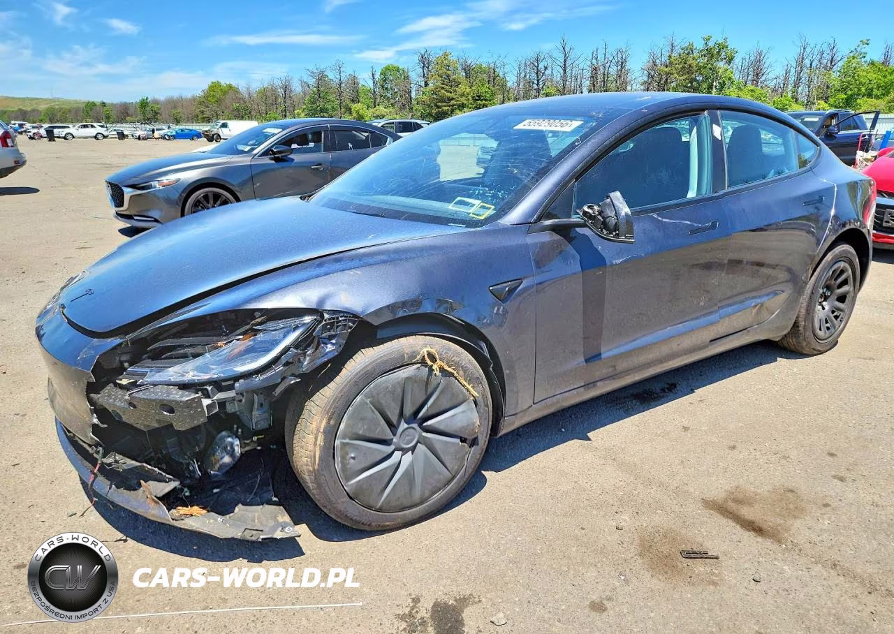2025 Tesla Model 3 – zdjęcie 1 z 12