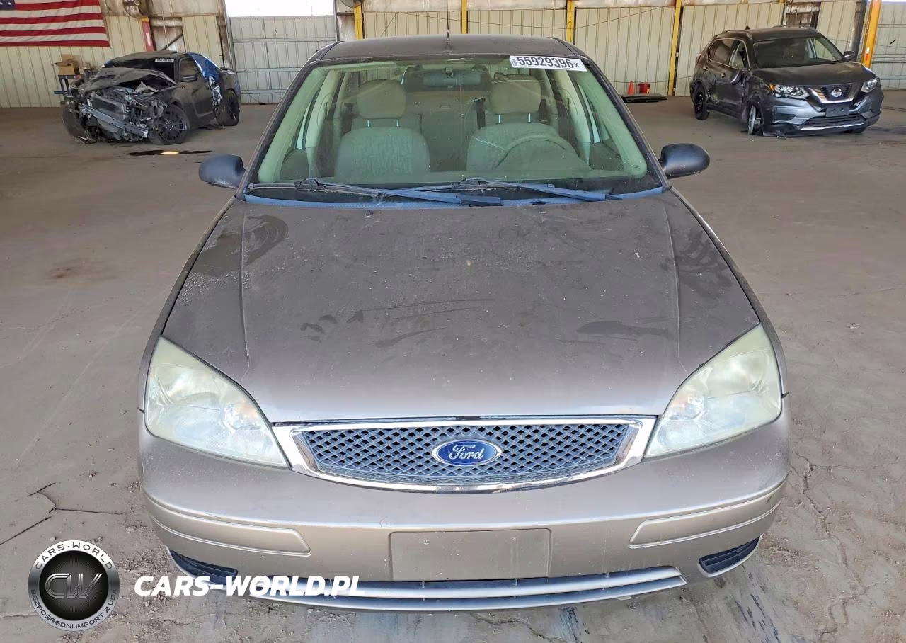 2005 Ford Focus Zx4 VIN:1FAFP34N55W225232 - 5