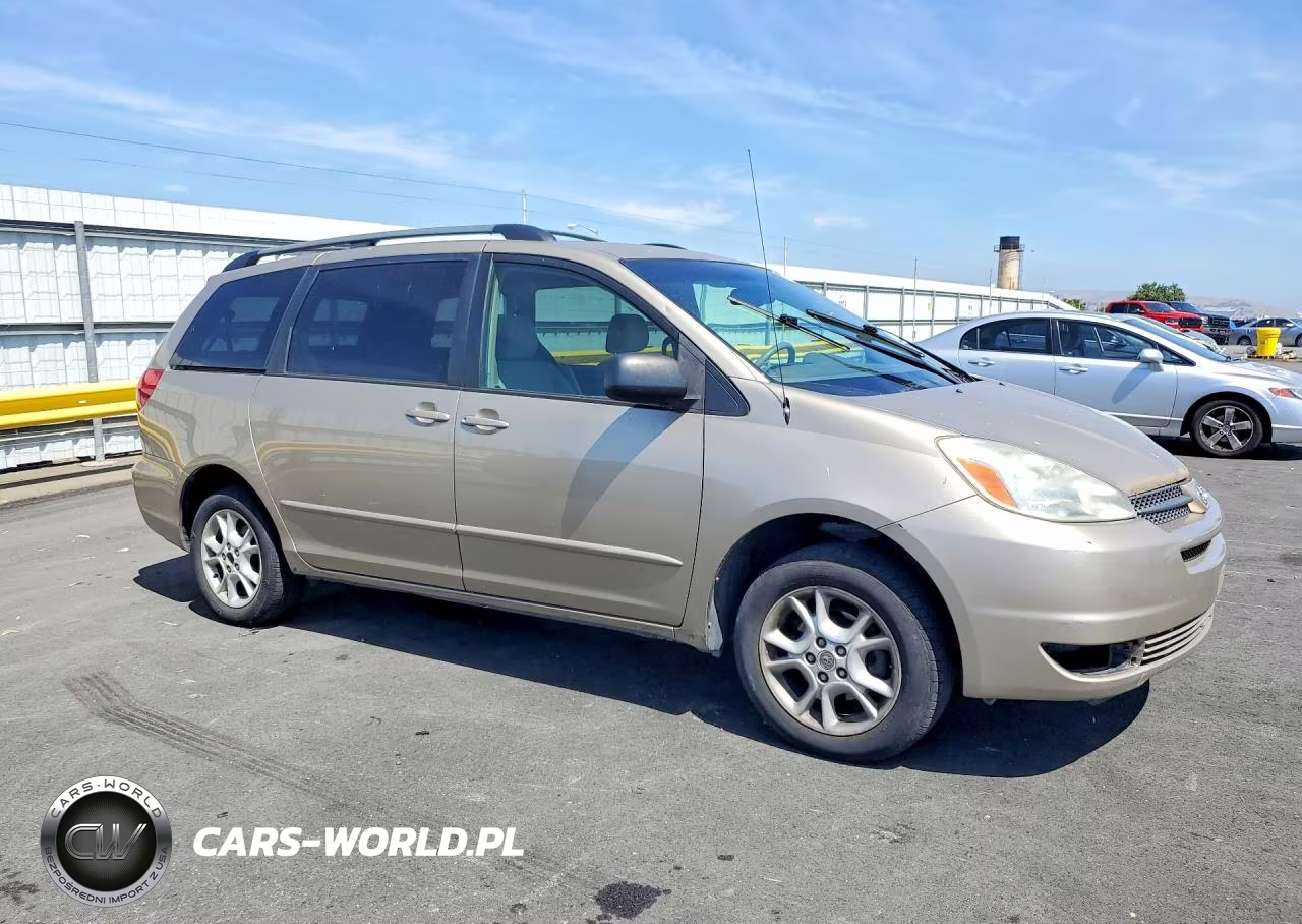 2004 Toyota Sienna Le VIN:5TDBA23C74S003844 - 4