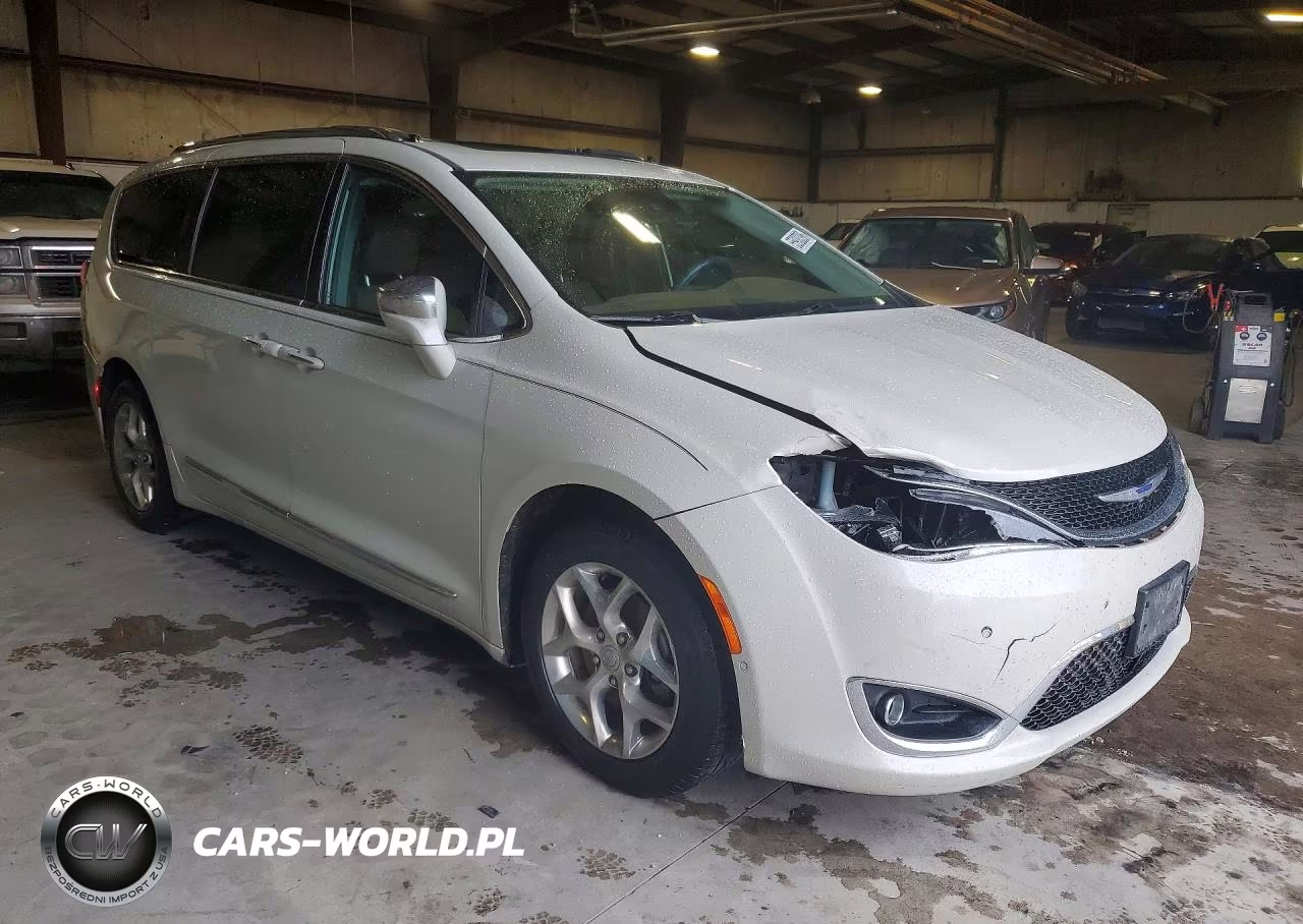 2017 Chrysler Pacifica Limited VIN:2C4RC1GG3HR560586 - 4