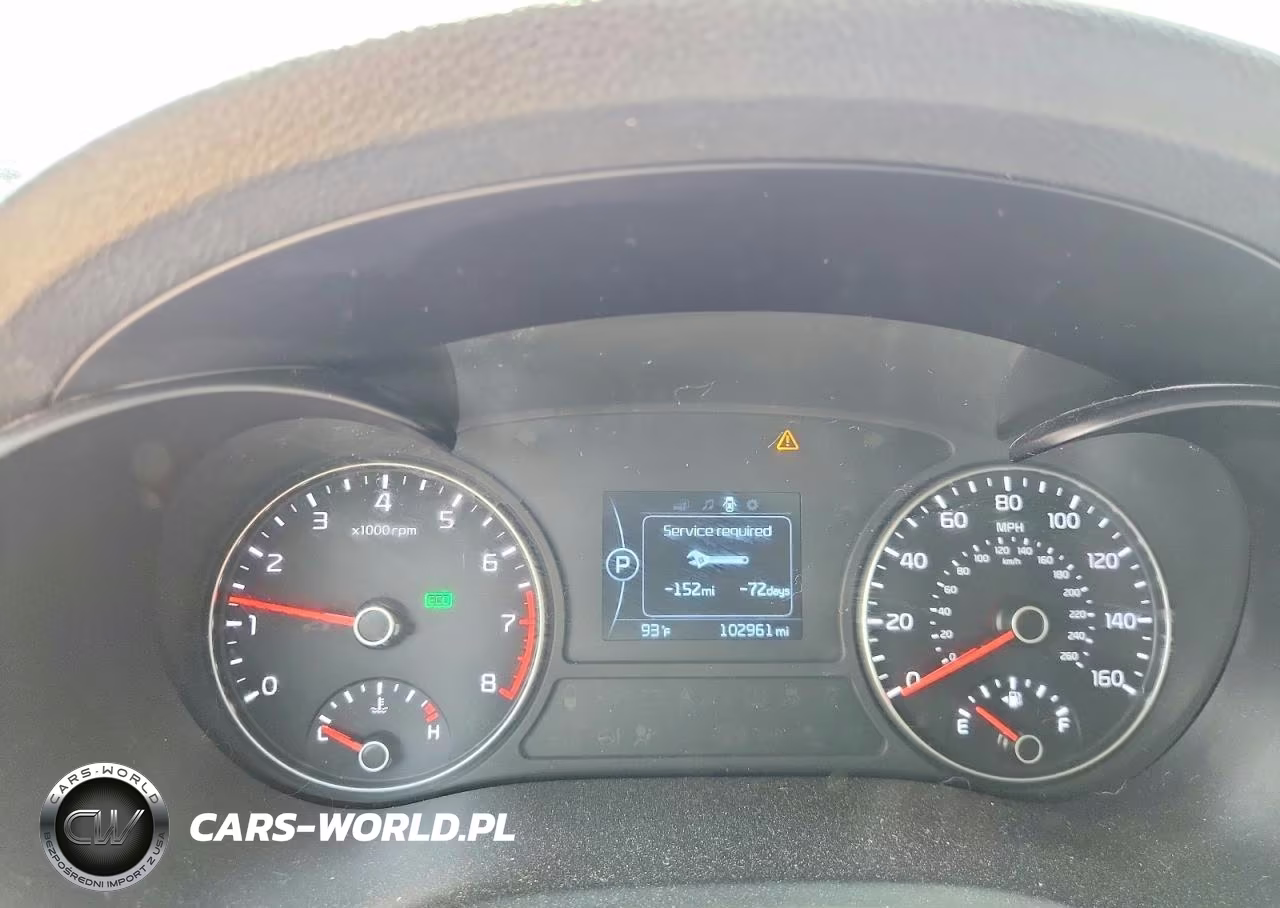 2018 Kia Optima Lx VIN:5XXGT4L39JG233555 - 9
