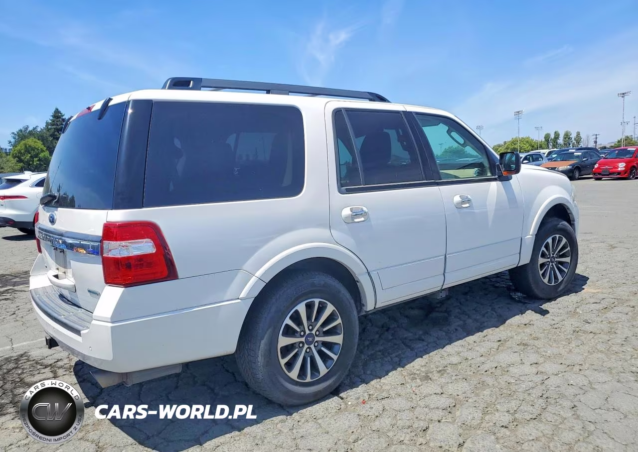 2015 Ford Expedition Xlt VIN:1FMJU1JT2FEF11238 - 3