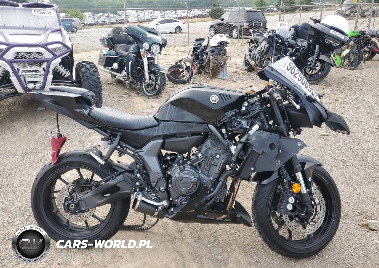 2025 Yamaha Yzfr7 – zdjęcie 1 z 8