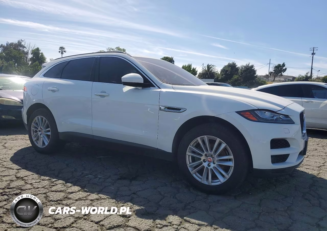 2017 Jaguar F-Pace Prestige VIN:SADCK2BN9HA490265 - 4