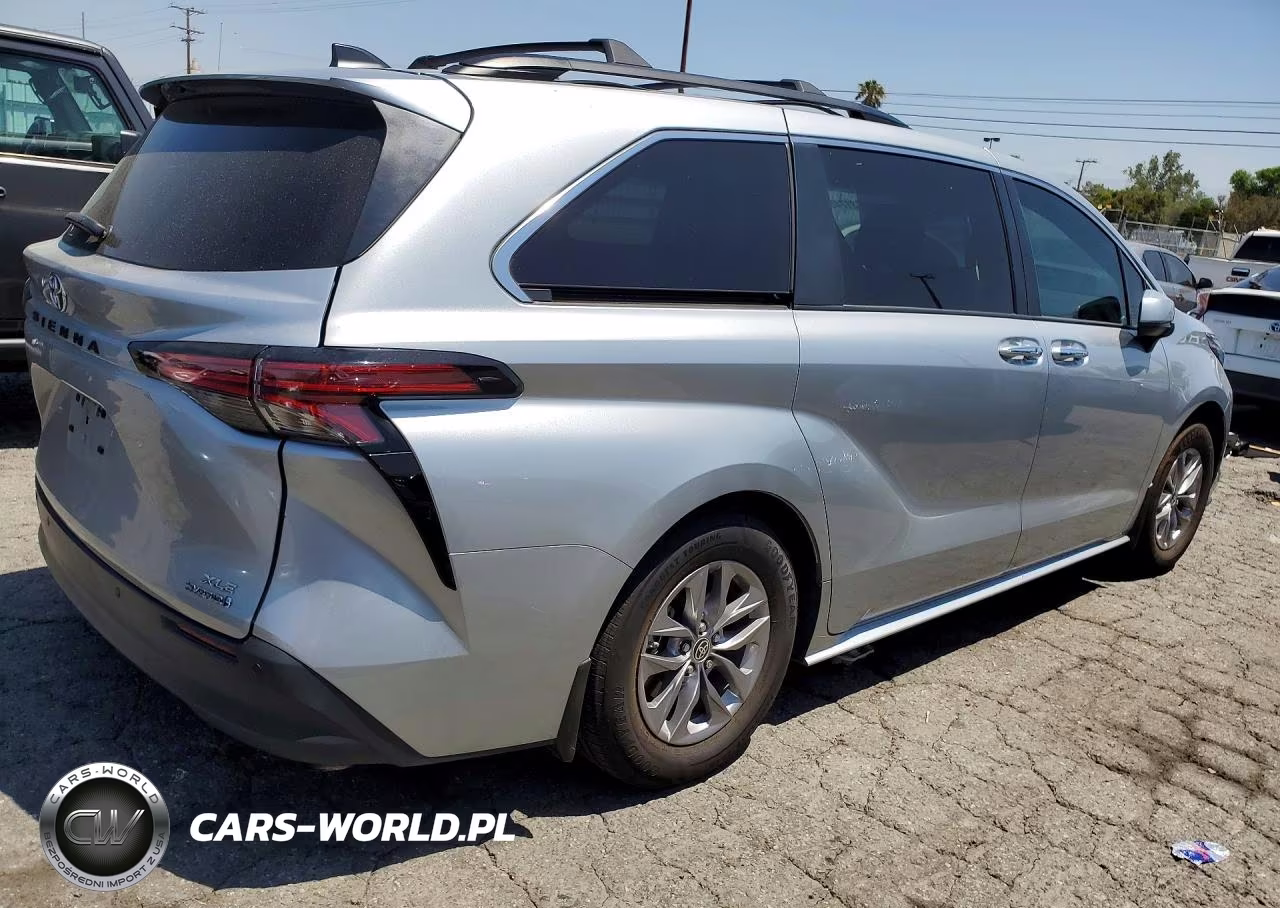 2022 Toyota Sienna Xle VIN:5TDYRKEC2NS132589 - 3