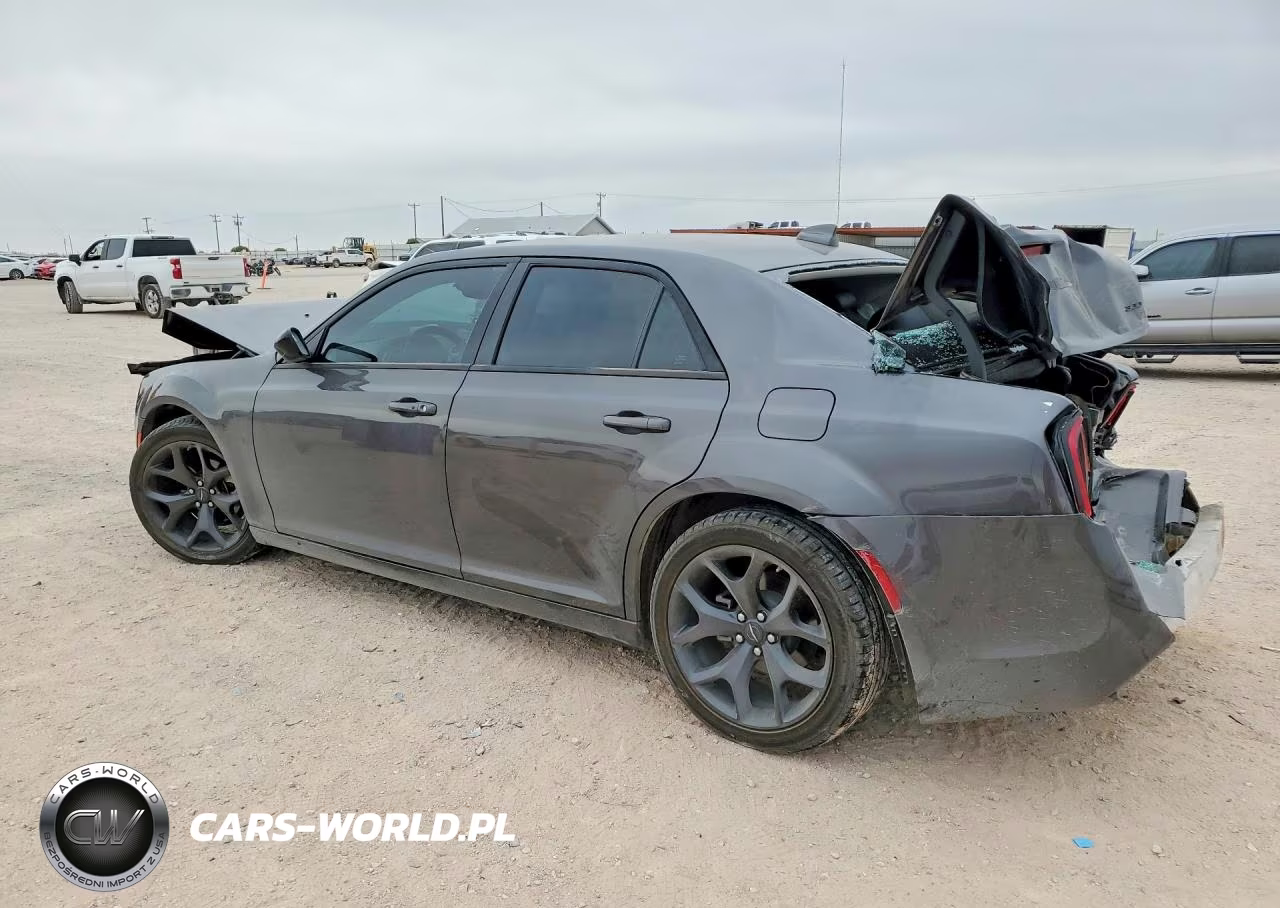 2023 Chrysler 300 Touring VIN:2C3CCAAG9PH707582 - 2