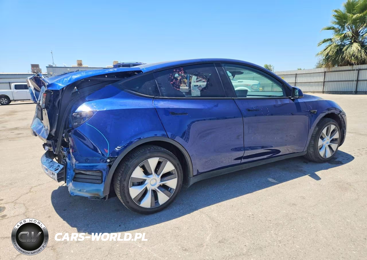 2023 Tesla Model Y VIN:7SAYGAEE0PF836964 - 3