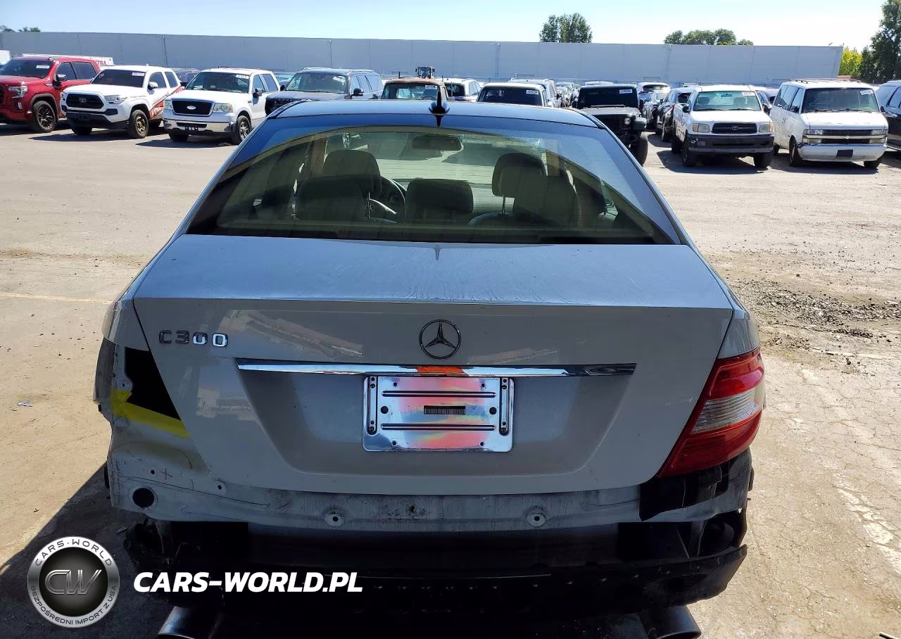 2011 Mercedes-Benz C 300 VIN:WDDGF5EB7BR174821 - 6