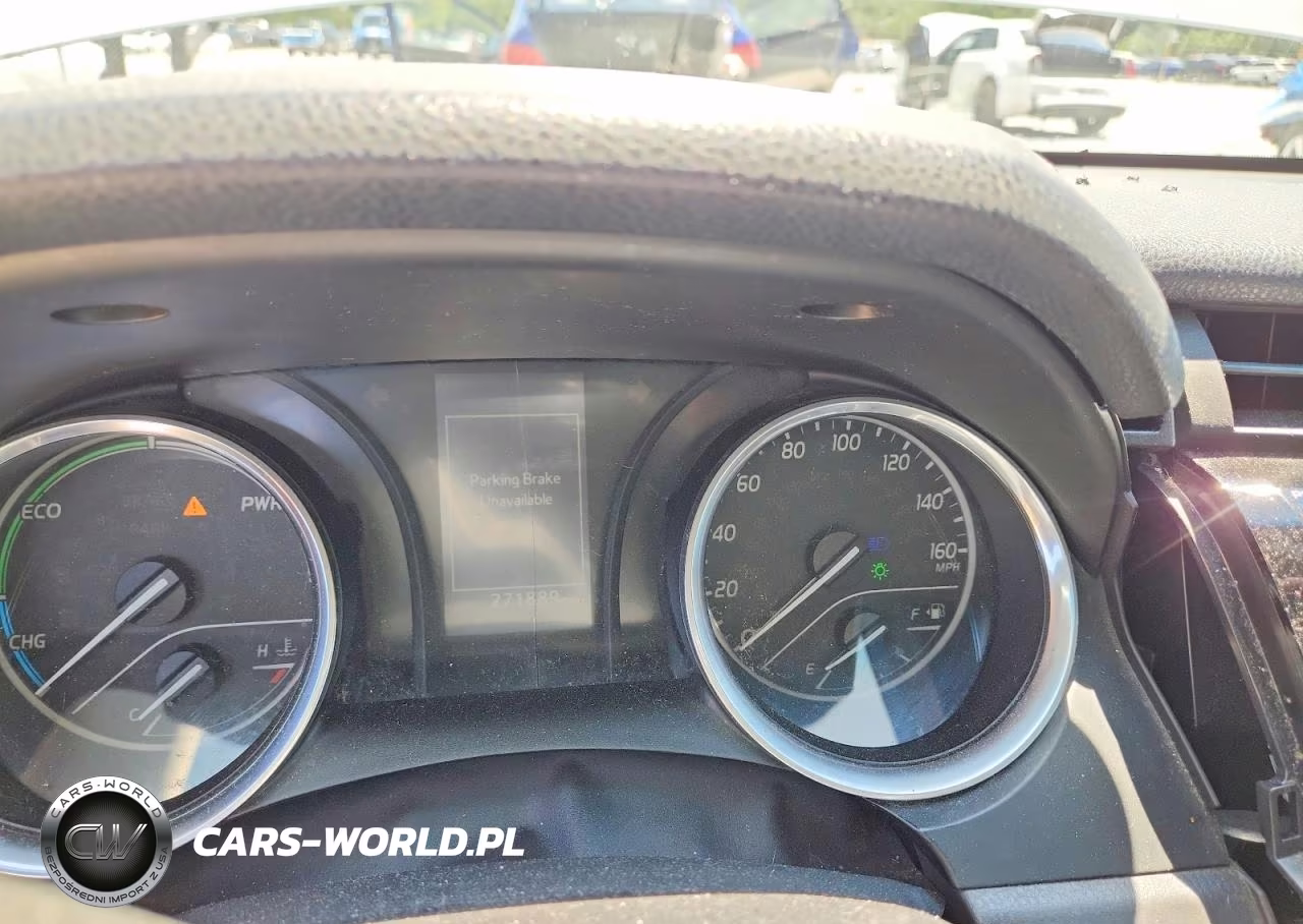 2018 Toyota Camry Le VIN:4T1B31HK9JU002542 - 9