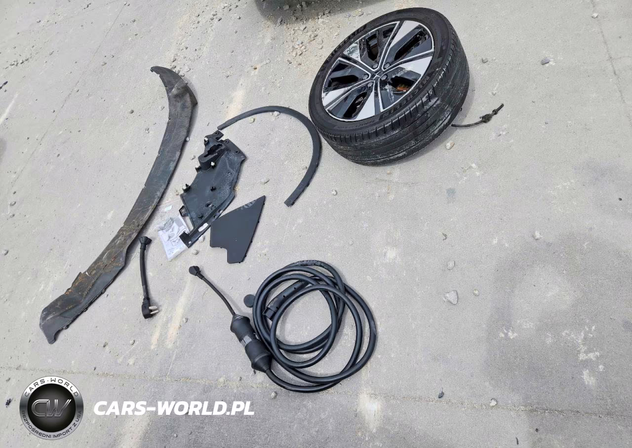 2024 Polestar 2 VIN:YSMFE3KA4RL235729 - 13