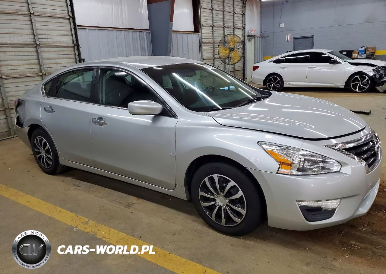 2015 Nissan Altima 2.5 S VIN:1N4AL3AP8FN334352 - 4