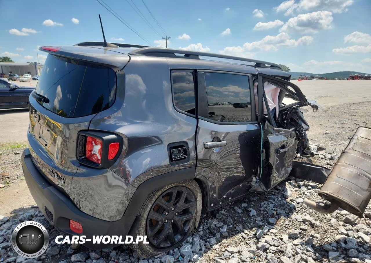 2018 Jeep Renegade Latitude VIN:ZACCJABB3JPG97612 - 3