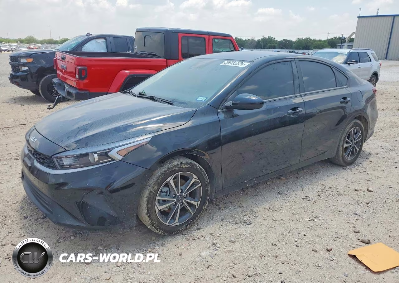2024 Kia Forte Lxs – zdjęcie 1 z 12