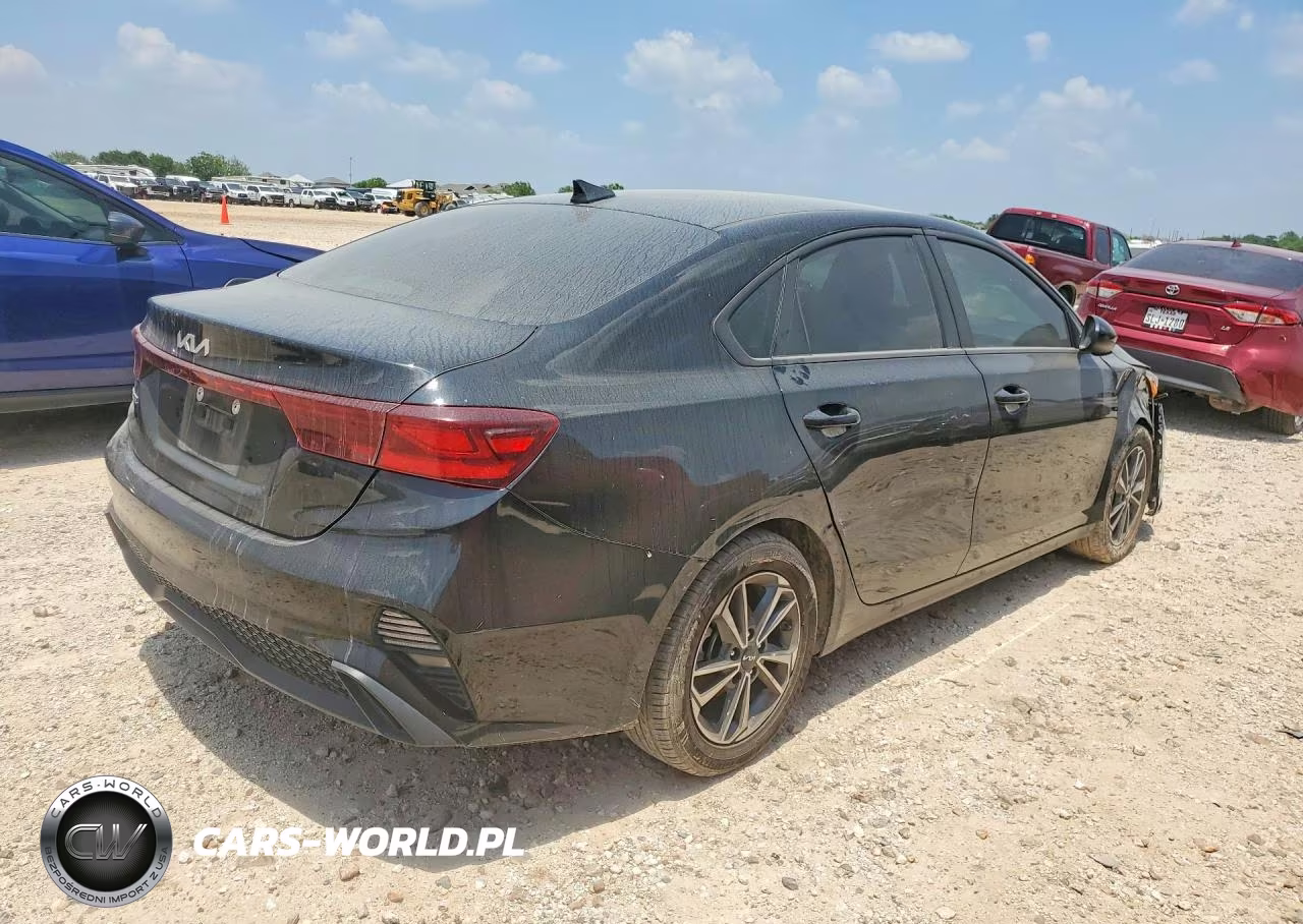 2024 Kia Forte Lxs VIN:3KPF24AD0RE837672 - 3