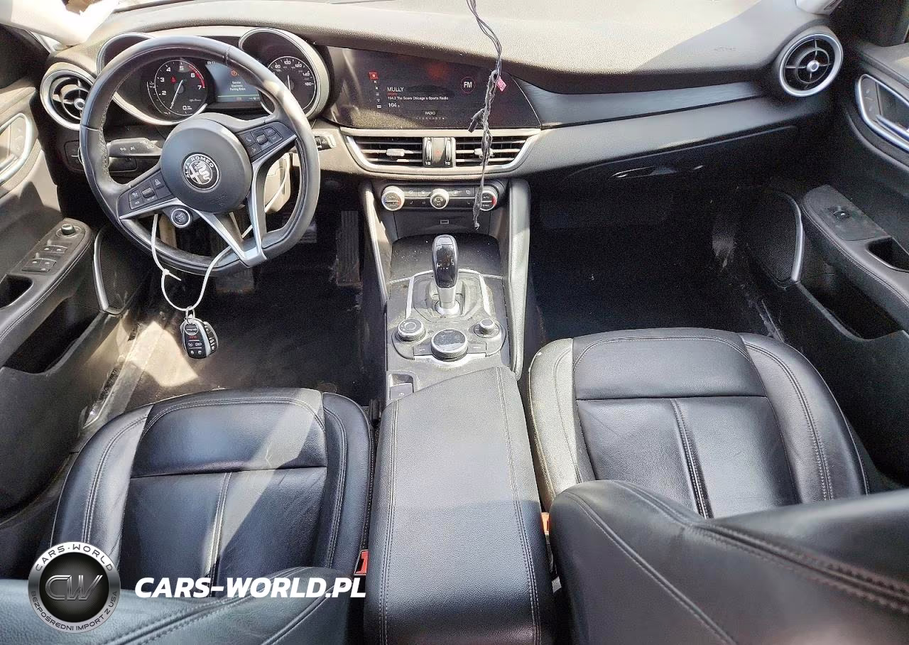 2018 Alfa Romeo Giulia VIN:ZARFAEBN7J7565292 - 8