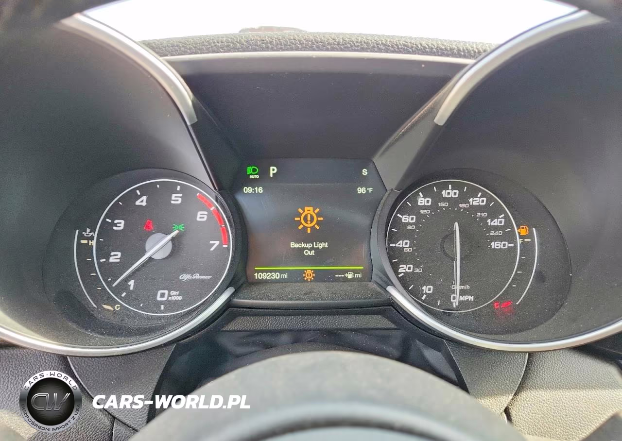 2018 Alfa Romeo Giulia VIN:ZARFAEBN7J7565292 - 9