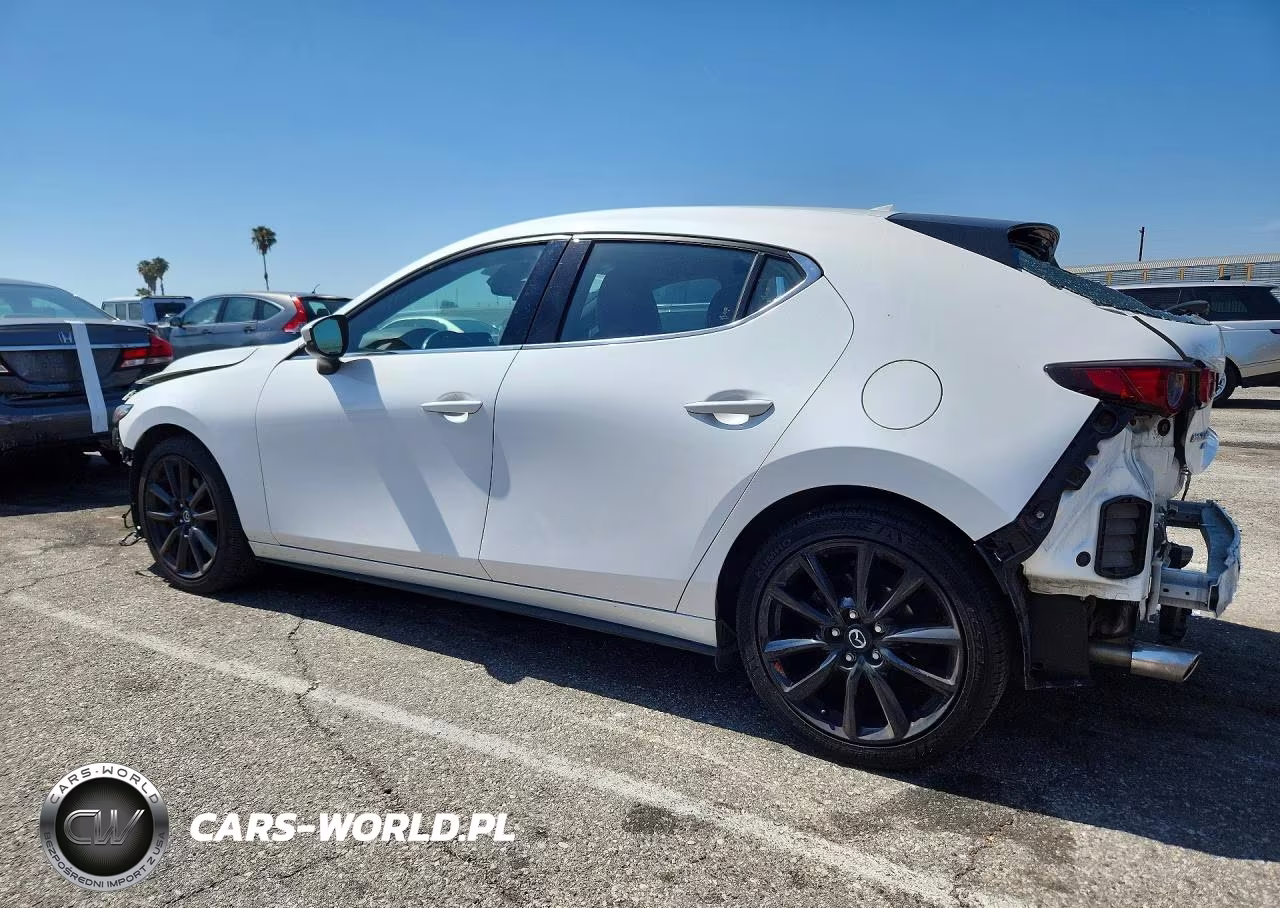 2021 Mazda 3 Premium VIN:JM1BPBML8M1339626 - 2