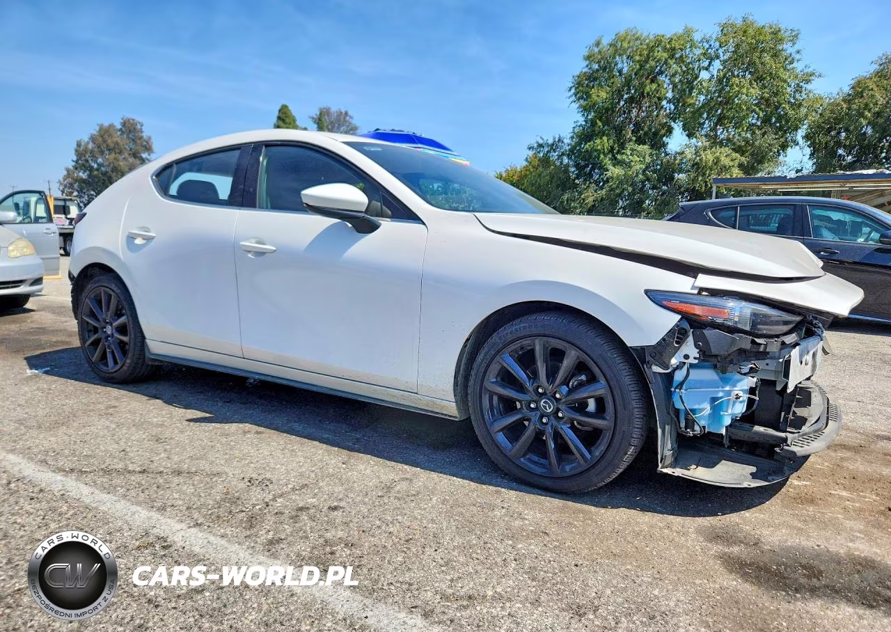 2021 Mazda 3 Premium VIN:JM1BPBML8M1339626 - 4