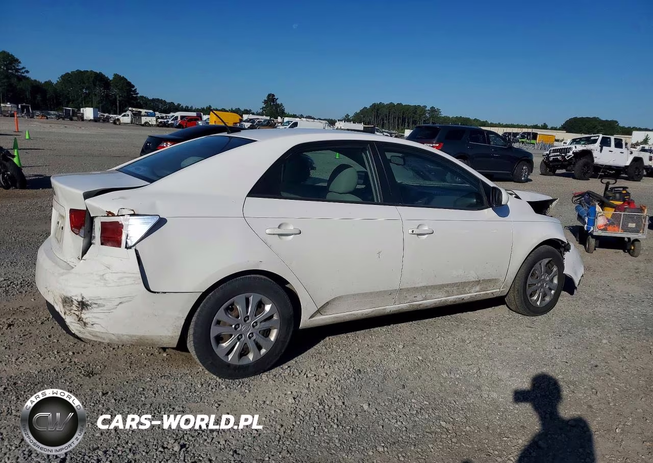2011 Kia Forte Lx VIN:KNAFT4A2XB5444613 - 3