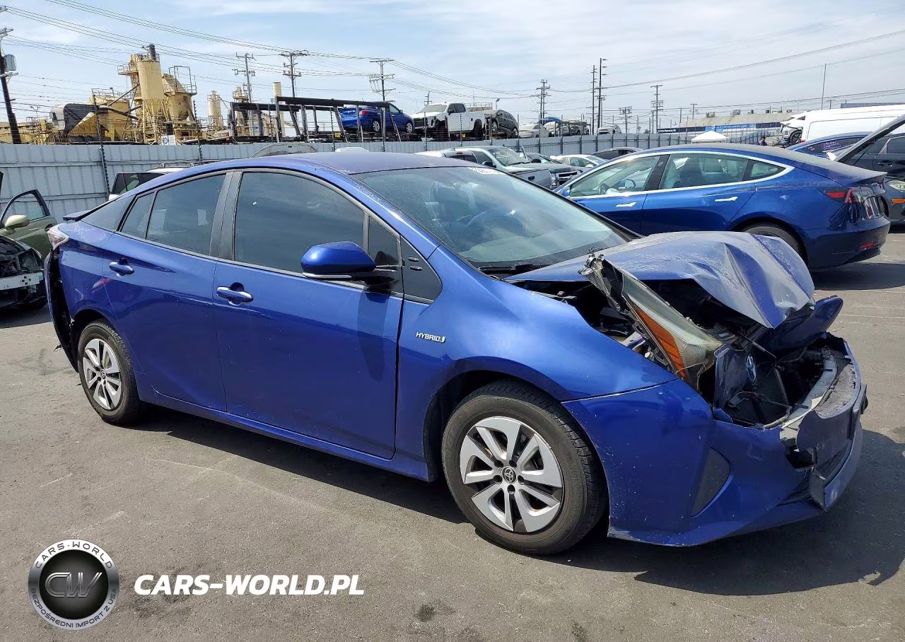 2016 Toyota Prius Four VIN:JTDKARFU2G3523615 - 4