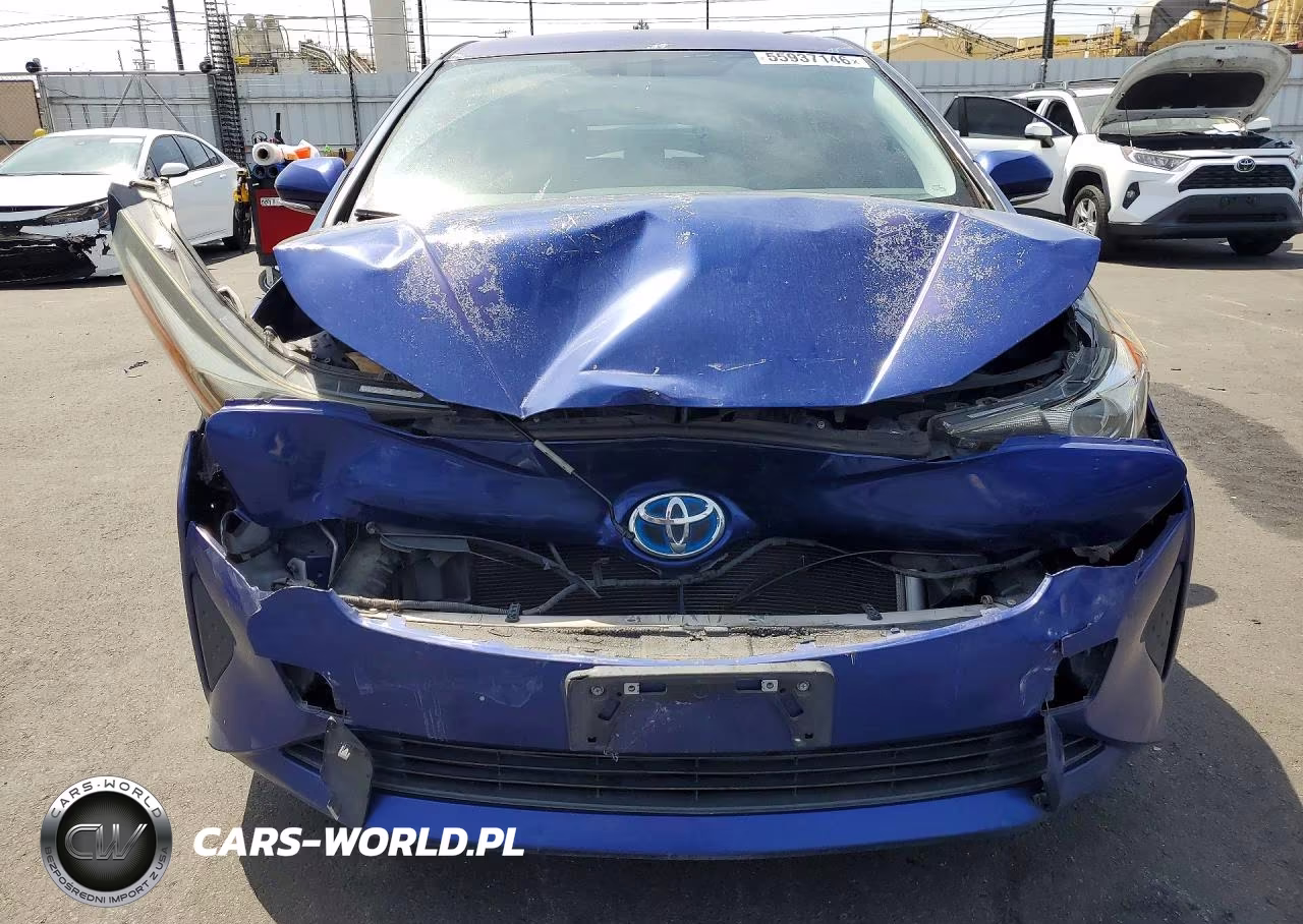 2016 Toyota Prius Four VIN:JTDKARFU2G3523615 - 5