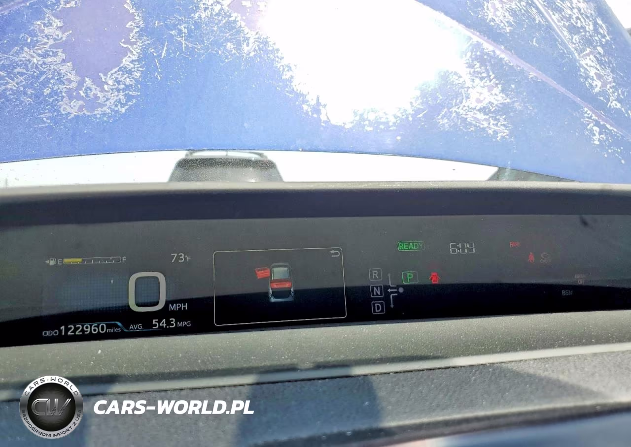 2016 Toyota Prius Four VIN:JTDKARFU2G3523615 - 9