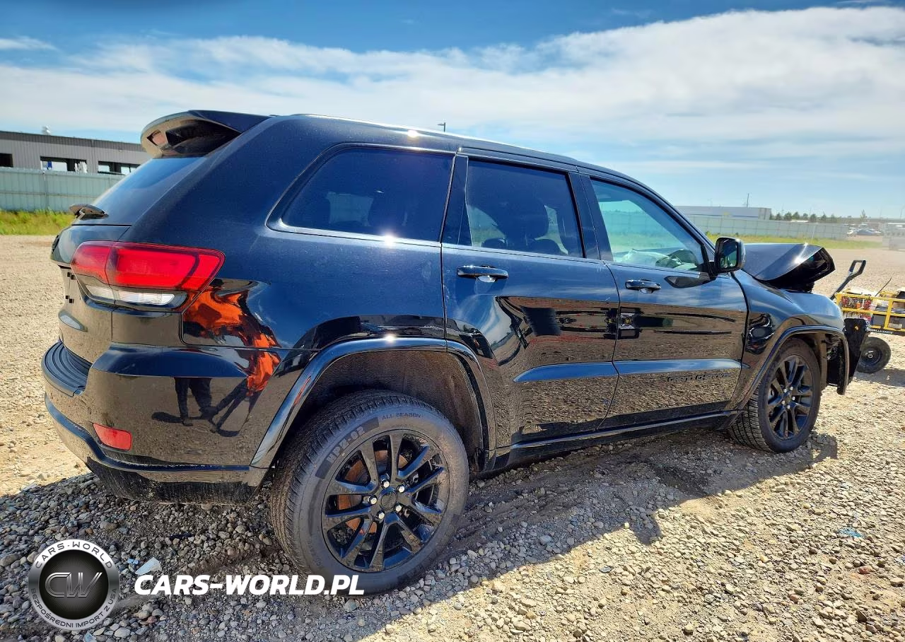 2020 Jeep Grand Cherokee Laredo VIN:1C4RJFAG7LC241205 - 3
