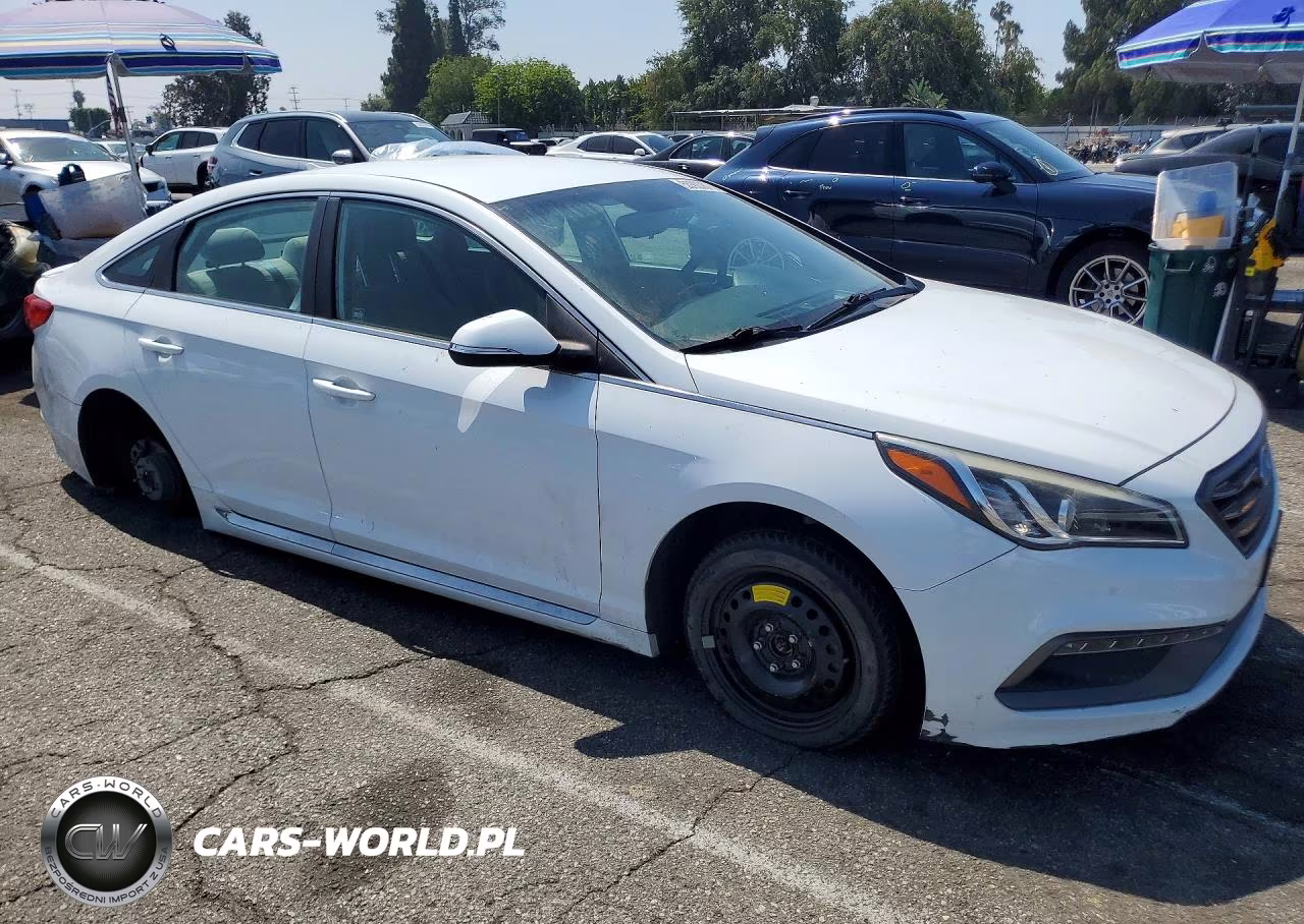2016 Hyundai Sonata Sport VIN:5NPE34AF8GH274471 - 4