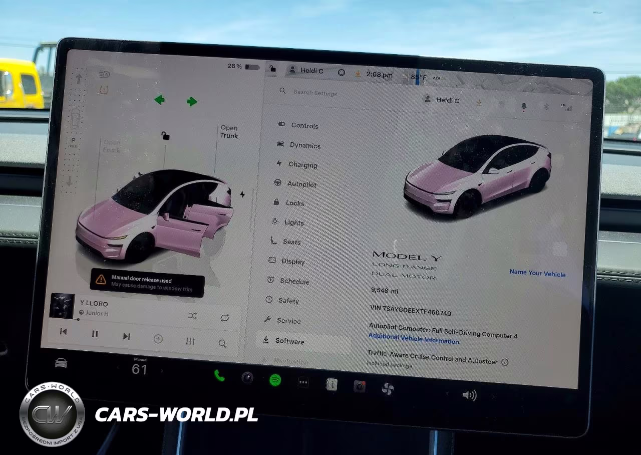 2026 Tesla Model Y VIN:7SAYGDEEXTF460740 - 9