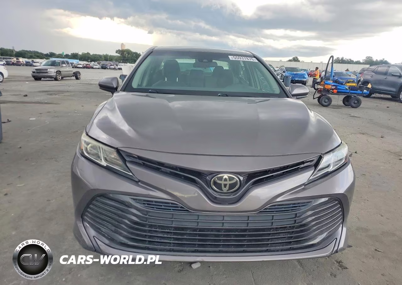 2018 Toyota Camry Le VIN:4T1B11HK4JU141399 - 5