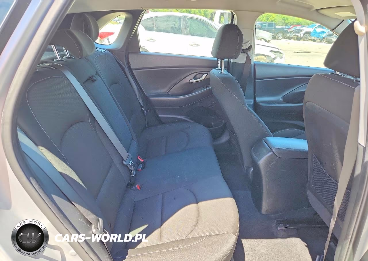2019 Hyundai Elantra Gt Base VIN:KMHH35LE5KU098769 - 10