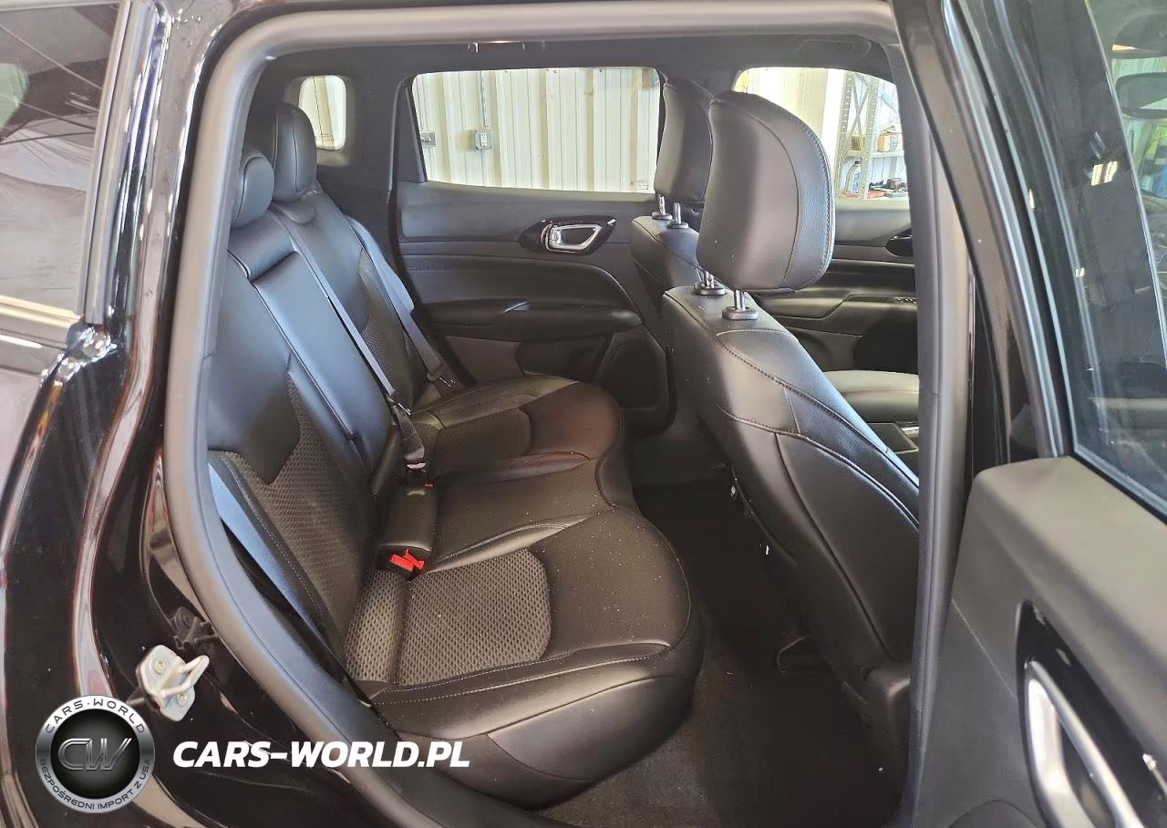 2026 Jeep Compass Latitude VIN:3C4NJDBN6TT180031 - 11