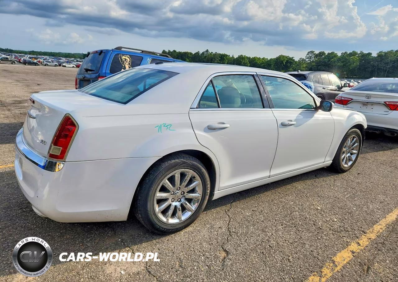 2014 Chrysler 300 VIN:2C3CCAAG4EH276291 - 3