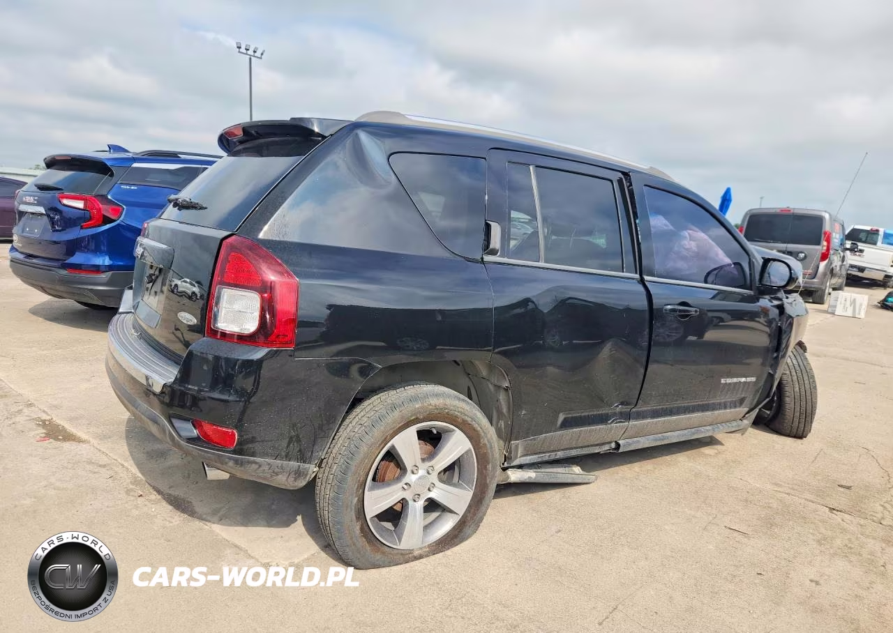 2016 Jeep Compass Latitude VIN:1C4NJCEA5GD805016 - 3