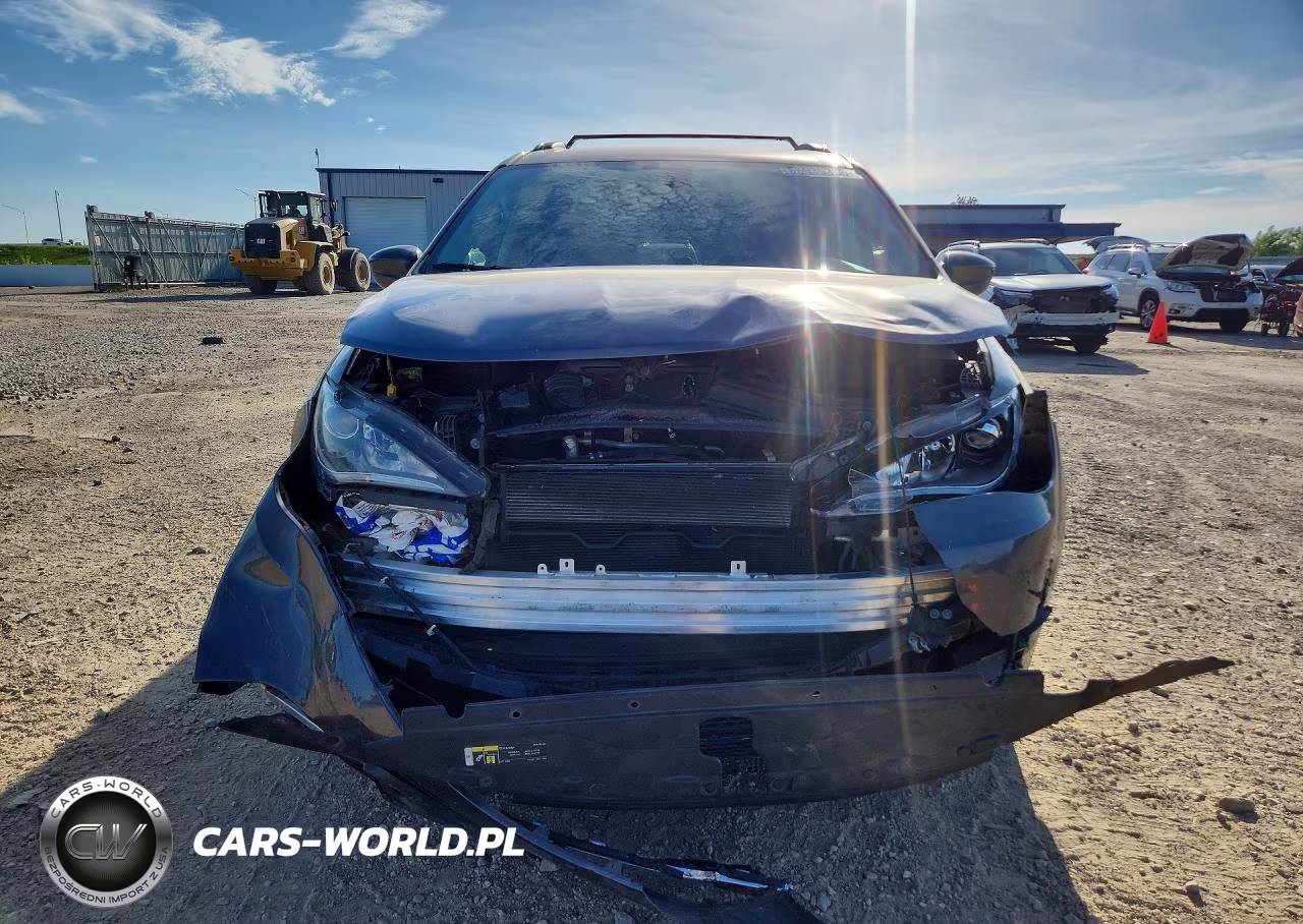 2018 Chrysler Pacifica Touring L VIN:2C4RC1BG2JR263600 - 5