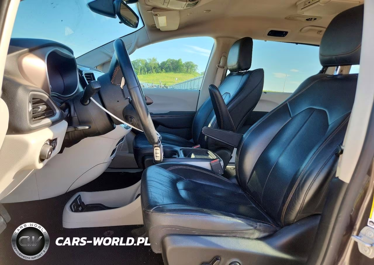 2018 Chrysler Pacifica Touring L VIN:2C4RC1BG2JR263600 - 7