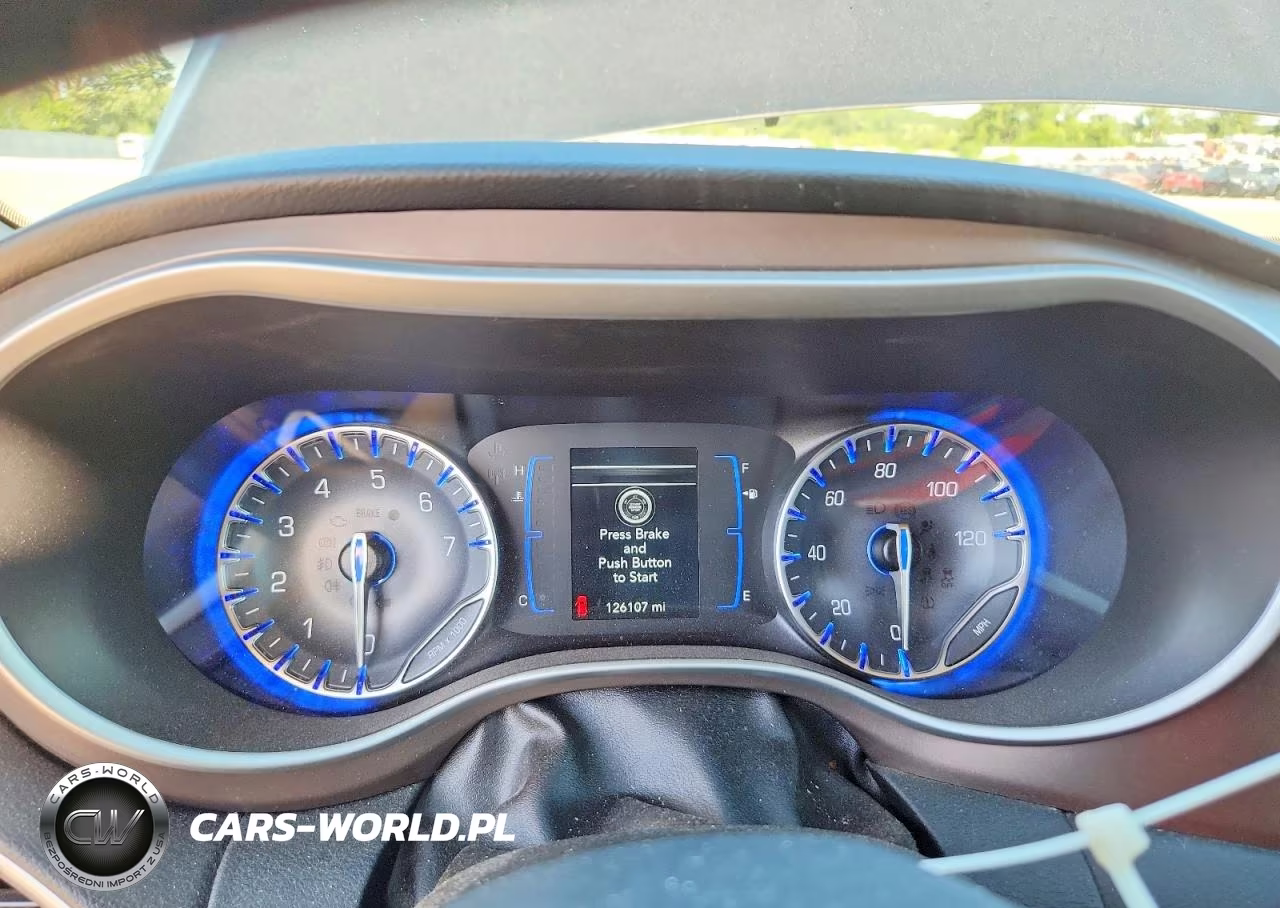2018 Chrysler Pacifica Touring L VIN:2C4RC1BG2JR263600 - 9