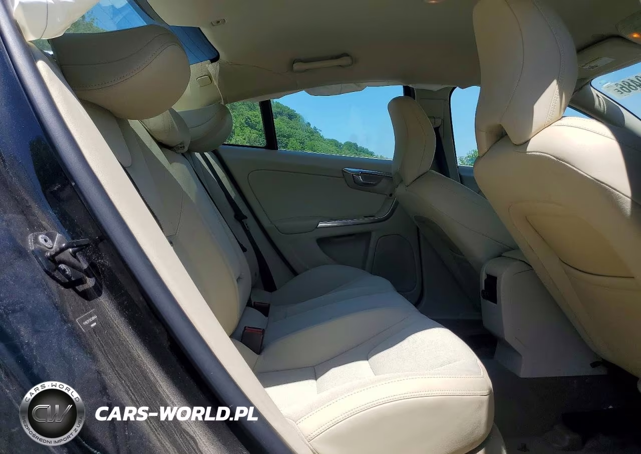 2012 Volvo S60 T5 VIN:YV1622FSXC2106404 - 10