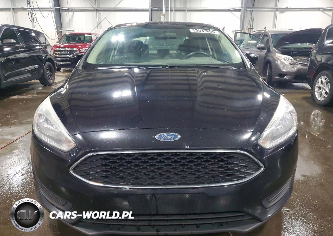 2018 Ford Focus Se VIN:1FADP3F2XJL211297 - 5