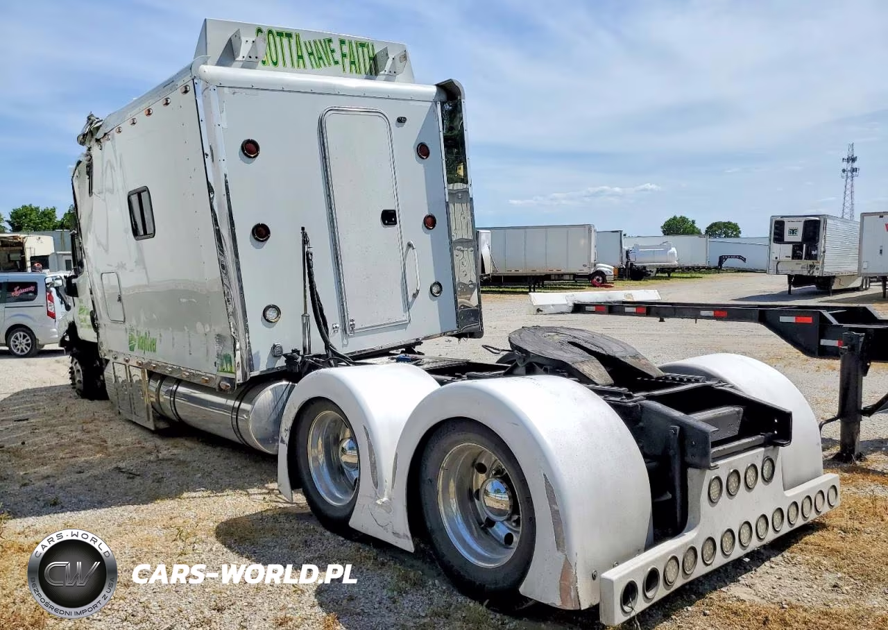 2012 Freightliner Cascadia Semi Truck VIN:1FUJGEBG0CLBL7364 - 3