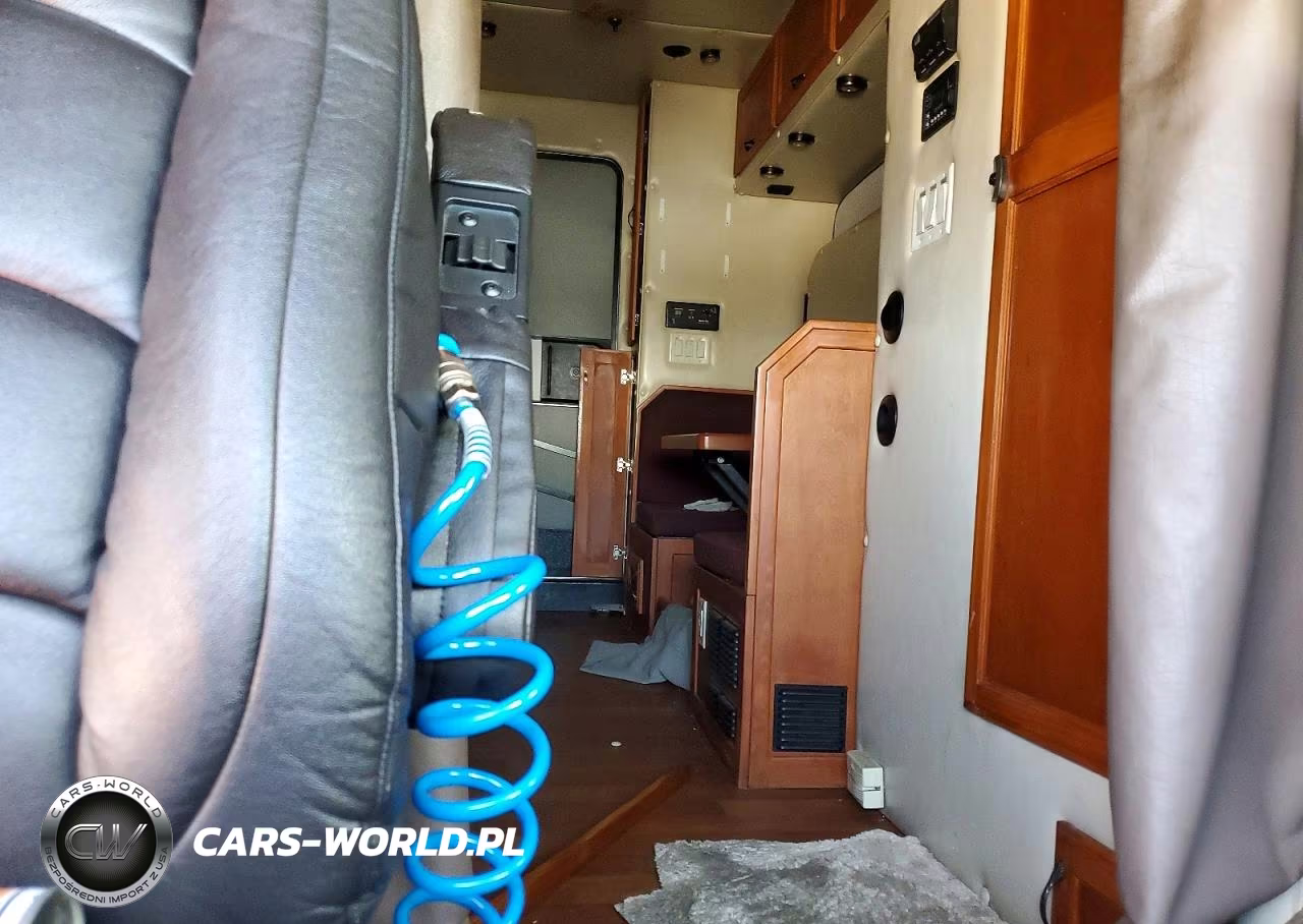 2012 Freightliner Cascadia Semi Truck VIN:1FUJGEBG0CLBL7364 - 6