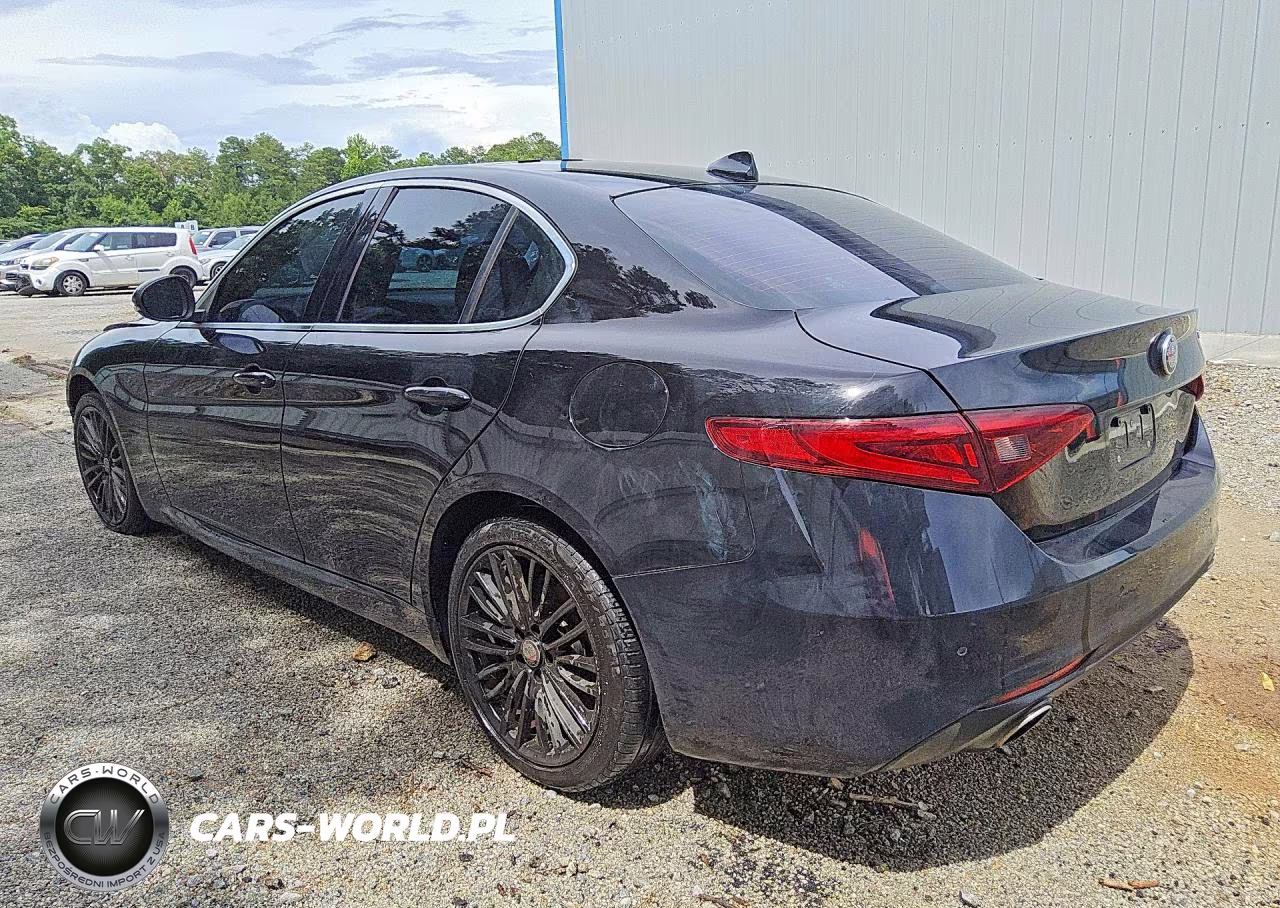 2018 Alfa Romeo Giulia VIN:ZARFAEBN1J7576966 - 2