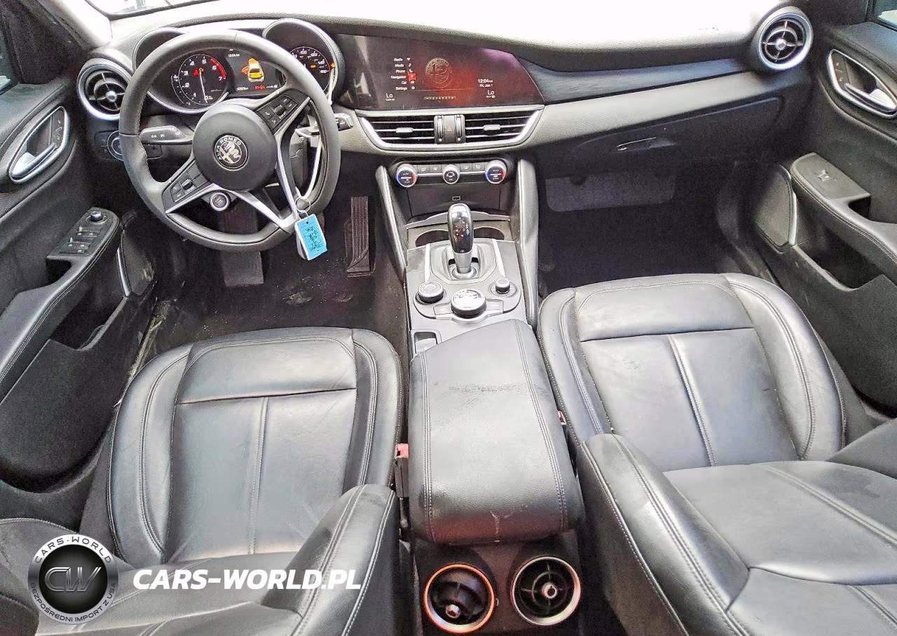 2018 Alfa Romeo Giulia VIN:ZARFAEBN1J7576966 - 8