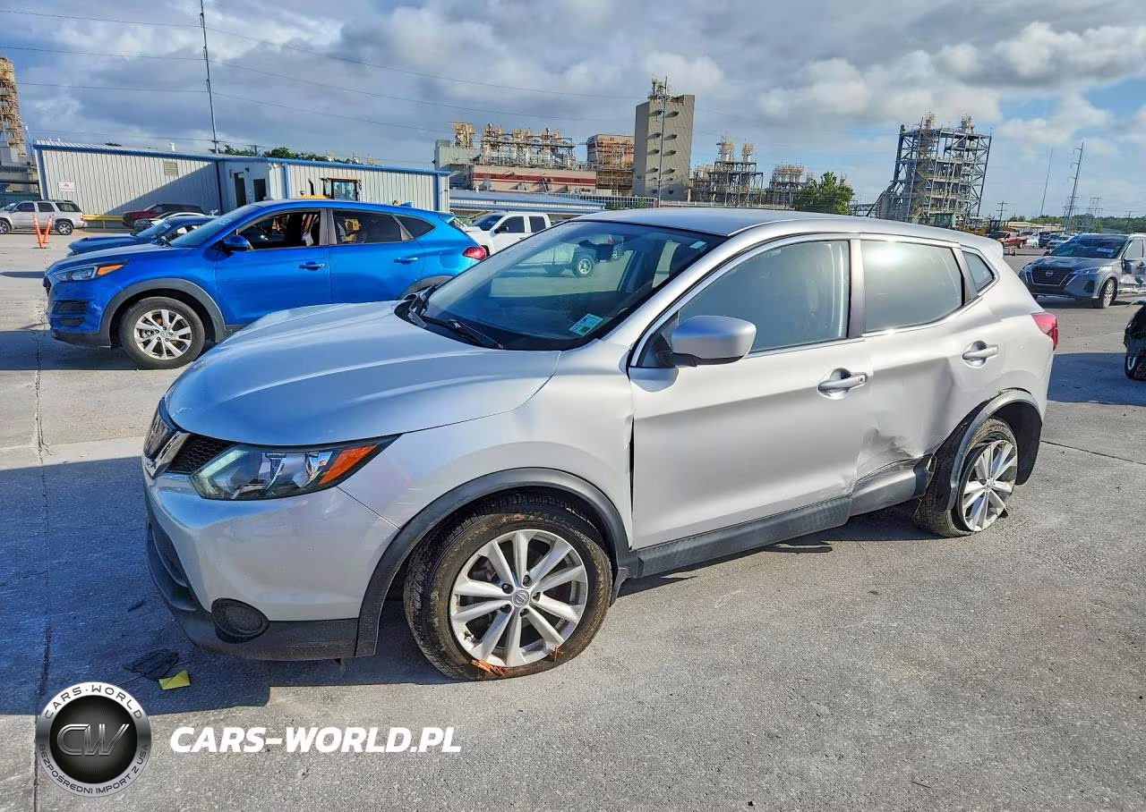 2018 Nissan Rogue Sport S – zdjęcie 1 z 12