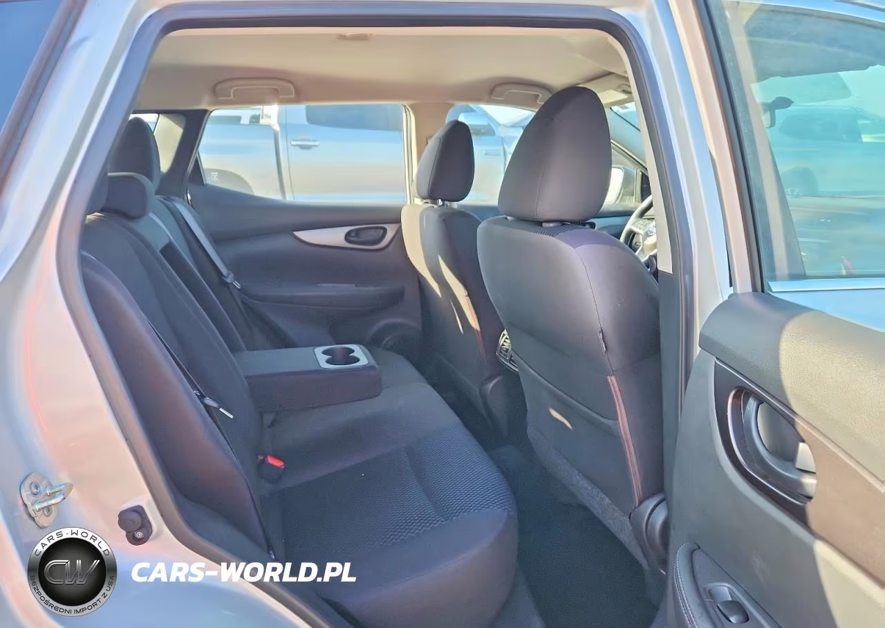 2018 Nissan Rogue Sport S VIN:JN1BJ1CP2JW181589 - 10